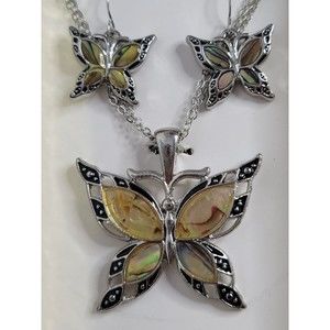 Gorgeous Large‎ Butterfly Pendant Necklace and Earrings Set 18" Chain